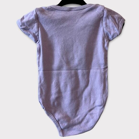 Handmade Hand Painted Seattle Fish One Piece with Matching skull Cap size 3-6m - Picture 3 of 7